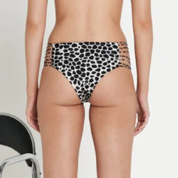 Aila Blue Woodsy Bikini Bottoms in Cheetah Size Small - Picture 3 of 9